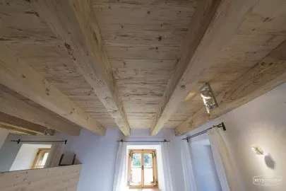Detail dřevěné konstrukce