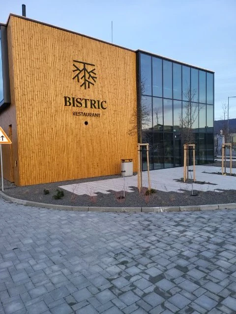 fasáda nákupního centra