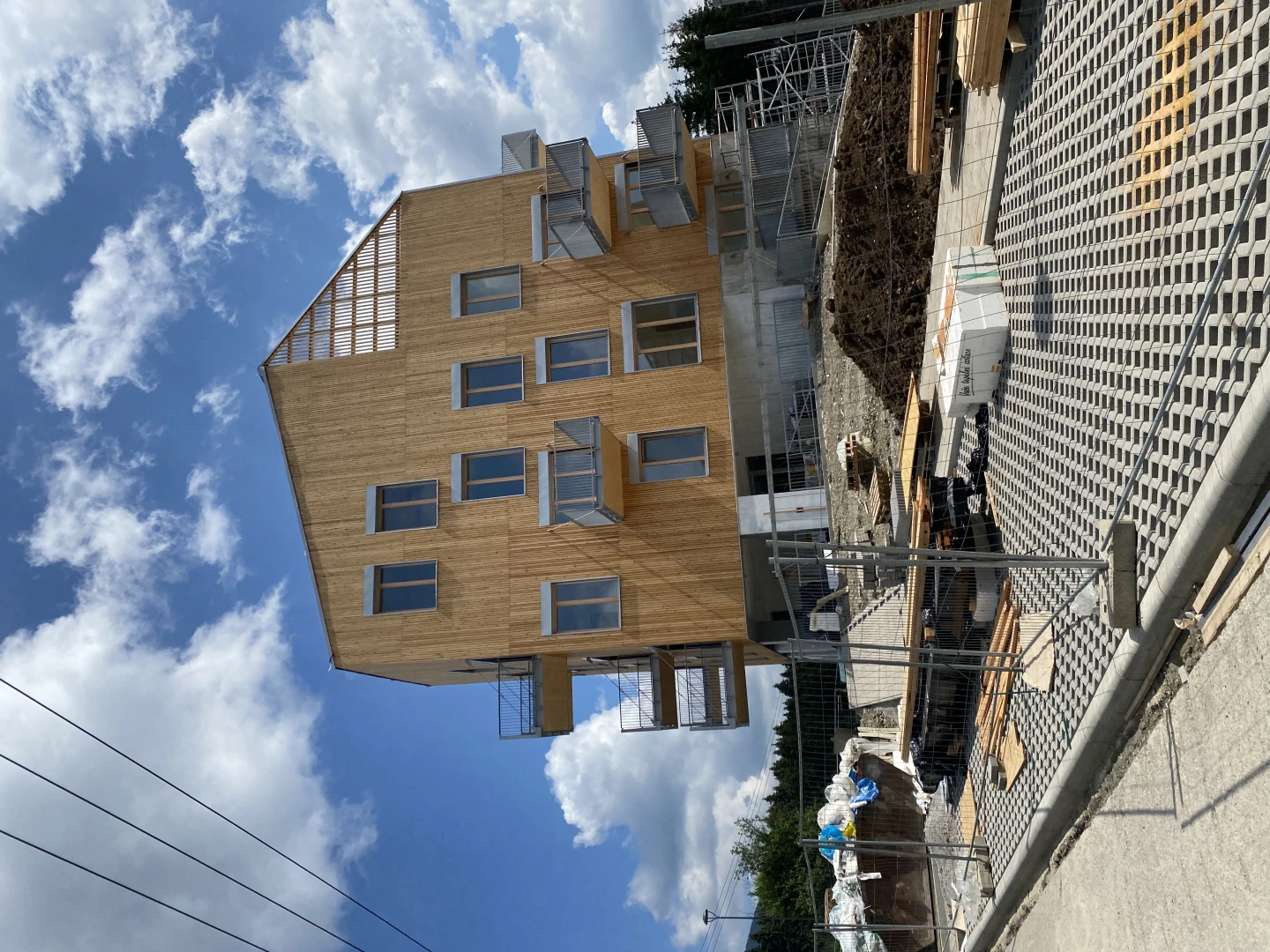 fasáda apartmánového domu