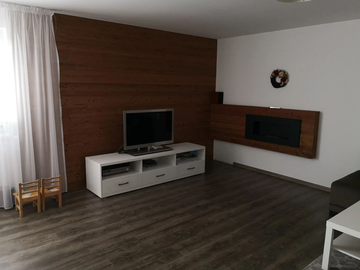 obklad stěny za TV