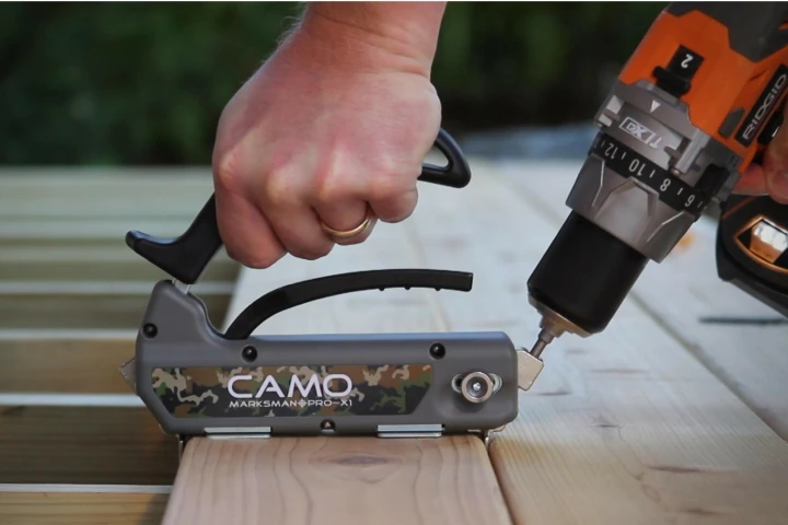 CAMO – systém skrytého upevnění terasových desek