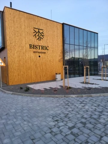 fasáda nákupního centra